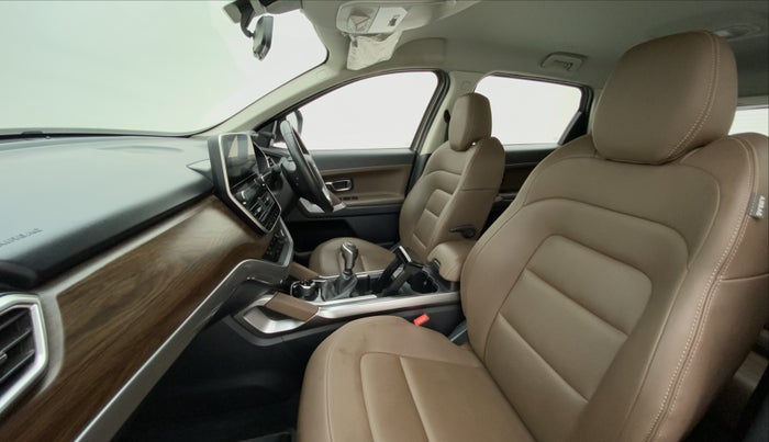 2019 Tata Harrier XZ 2.0L Kryotec, Diesel, Manual, 36,516 km, Right Side Front Door Cabin