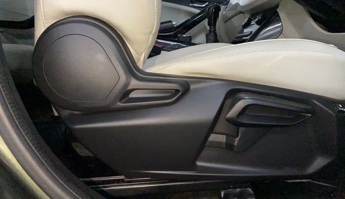 2022 Tata NEXON XZ PLUS (PREMIUM) DIESEL, Diesel, Manual, 36,761 km, Driver Side Adjustment Panel