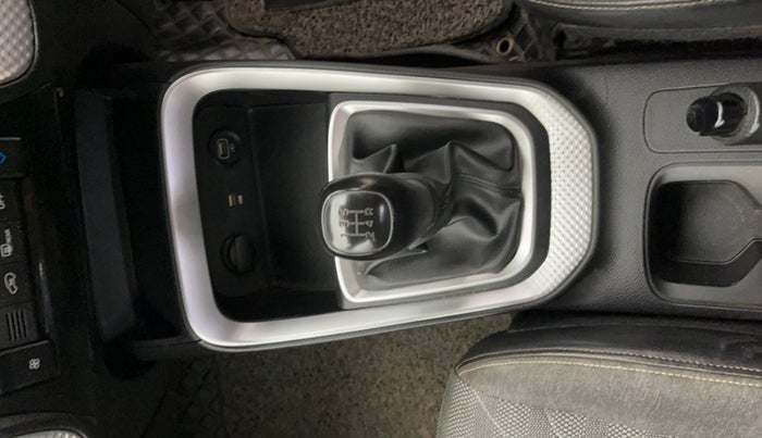 2022 KIA SONET HTK PLUS 1.2, Petrol, Manual, 53,210 km, Gear Lever