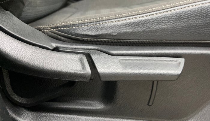 2022 KIA SONET HTK PLUS 1.2, Petrol, Manual, 53,210 km, Driver Side Adjustment Panel