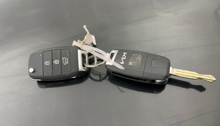 2022 KIA SONET HTK PLUS 1.2, Petrol, Manual, 53,210 km, Key Close Up