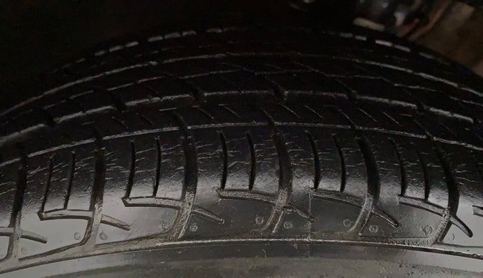 2016 Volkswagen Polo HIGHLINE1.2L, Petrol, Manual, 8,593 km, Right Front Tyre Tread