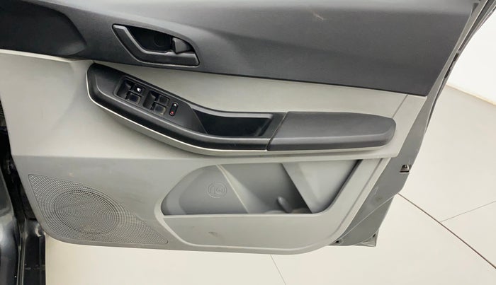 2021 Tata Tiago XT PETROL, Petrol, Manual, 38,334 km, Driver Side Door Panels Control