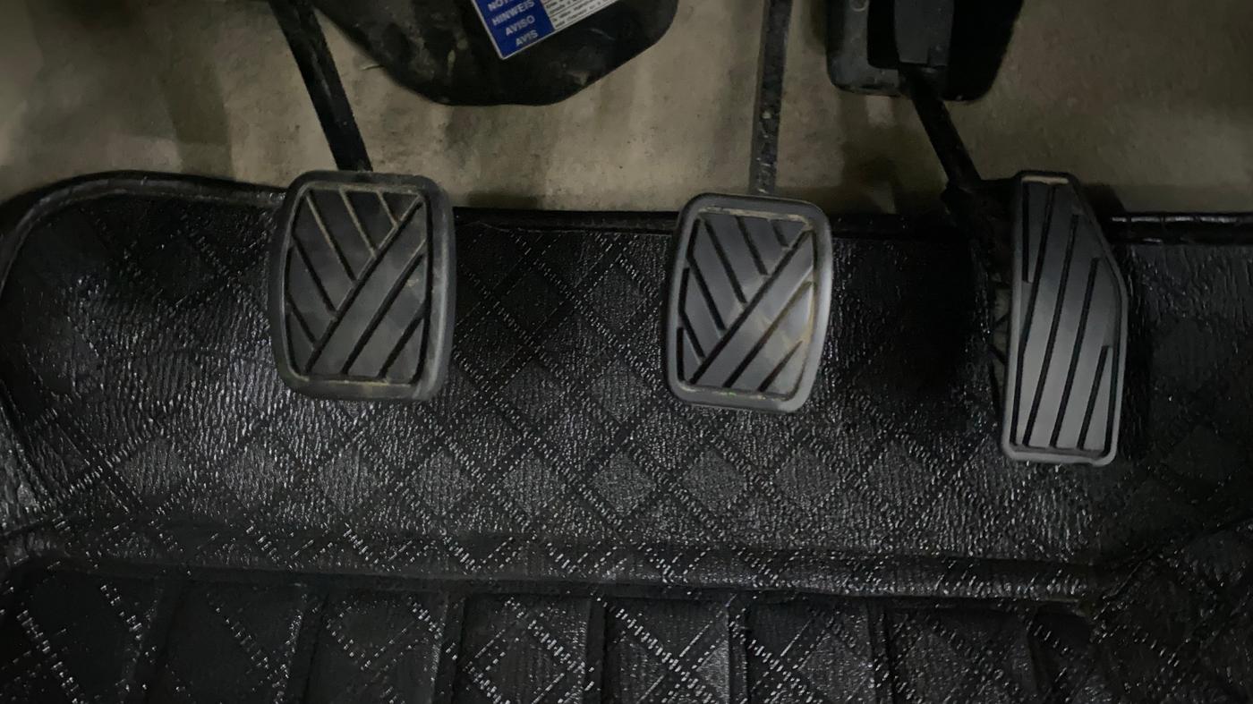 2018 Maruti Dzire VXI, Petrol, Manual, 61,075 km, Pedals