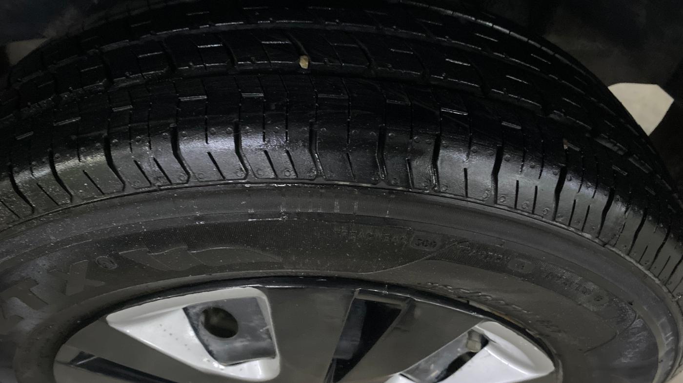 2018 Maruti Dzire VXI, Petrol, Manual, 61,075 km, Left Rear Tyre Tread