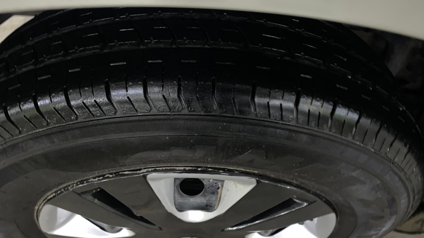 2018 Maruti Dzire VXI, Petrol, Manual, 61,075 km, Right Rear Tyre Tread