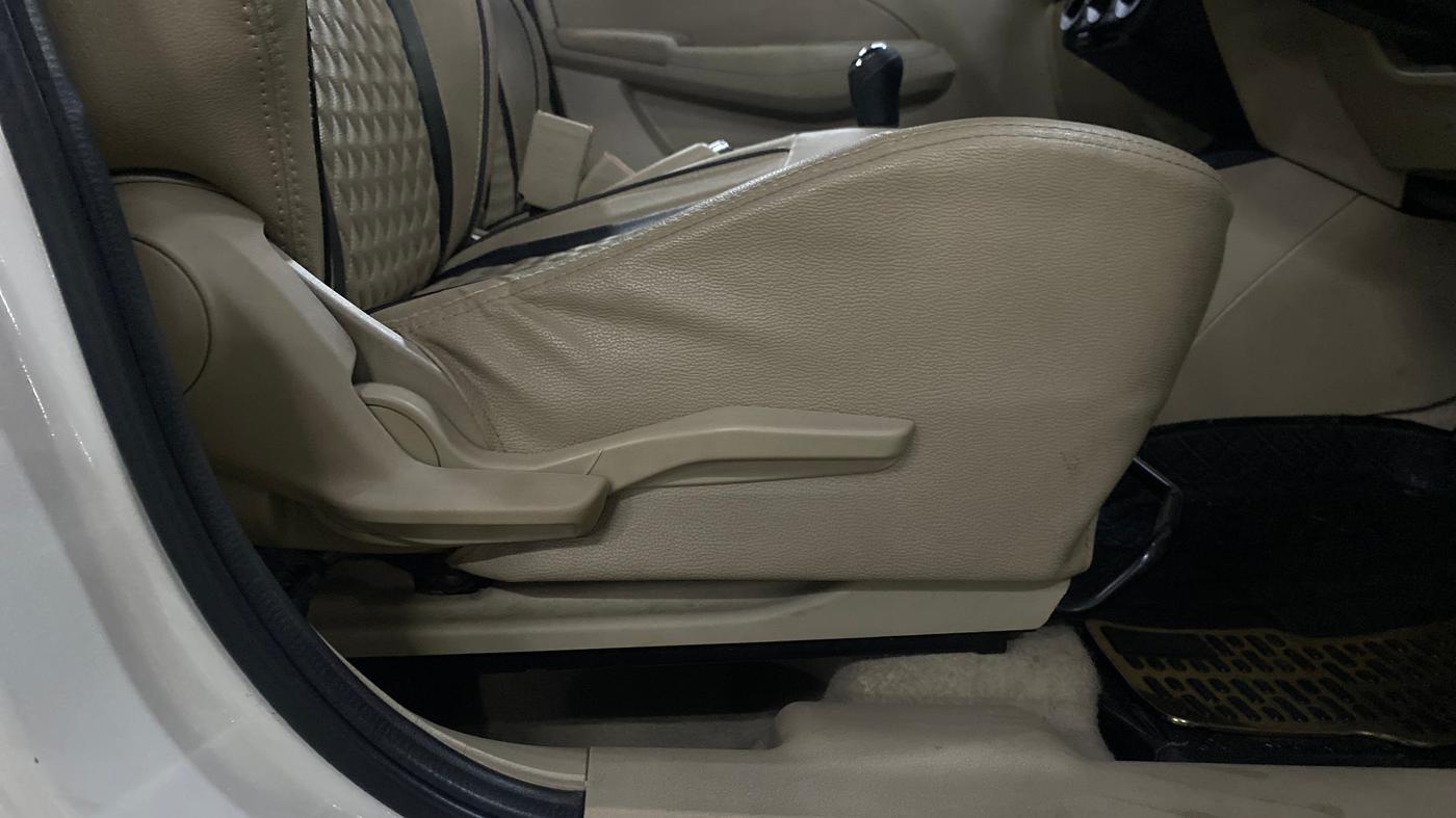 2018 Maruti Dzire VXI, Petrol, Manual, 61,075 km, Driver Side Adjustment Panel
