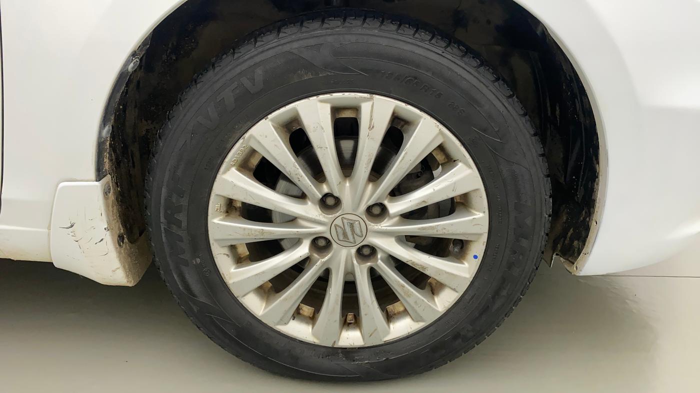 2014 Maruti Ciaz ZXI AT, CNG, Automatic, 83,357 km, Right Front Wheel