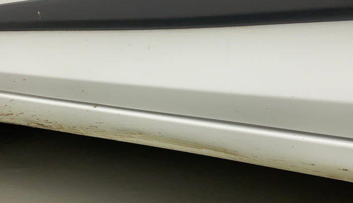 2014 Maruti Ciaz ZXI AT, CNG, Automatic, 83,357 km, Left running board - Slightly dented