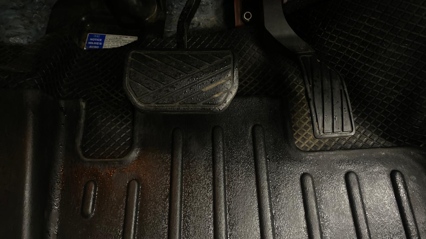 2019 Maruti Vitara Brezza ZDI AMT, Diesel, Automatic, 76,481 km, Pedals