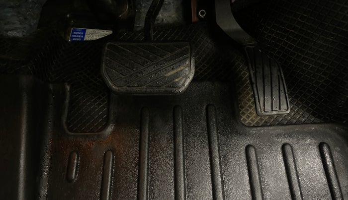 2019 Maruti Vitara Brezza ZDI AMT, Diesel, Automatic, 76,481 km, Pedals