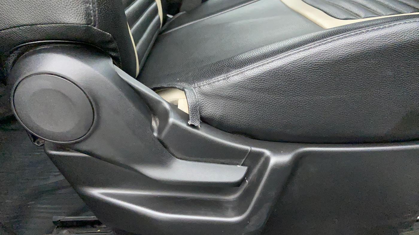 2020 Maruti New Wagon-R LXI CNG 1.0 L, CNG, Manual, 35,730 km, Driver Side Adjustment Panel