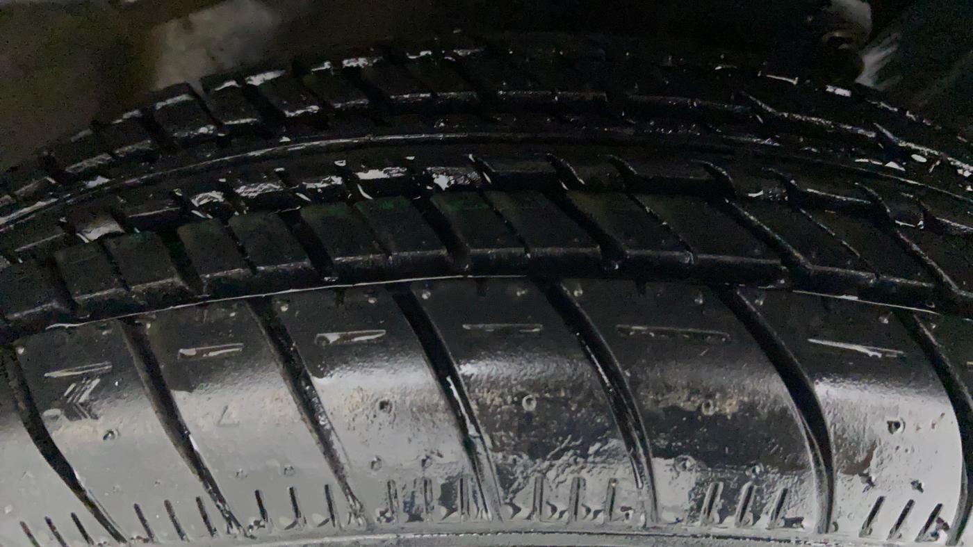 2020 Maruti New Wagon-R LXI CNG 1.0 L, CNG, Manual, 35,730 km, Left Front Tyre Tread