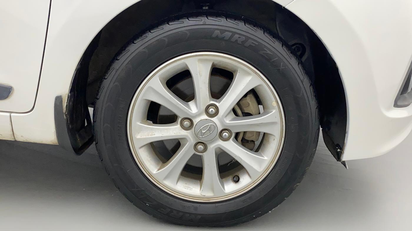 2015 Hyundai Grand i10 ASTA AT 1.2 KAPPA VTVT, Petrol, Automatic, 77,395 km, Right Front Wheel