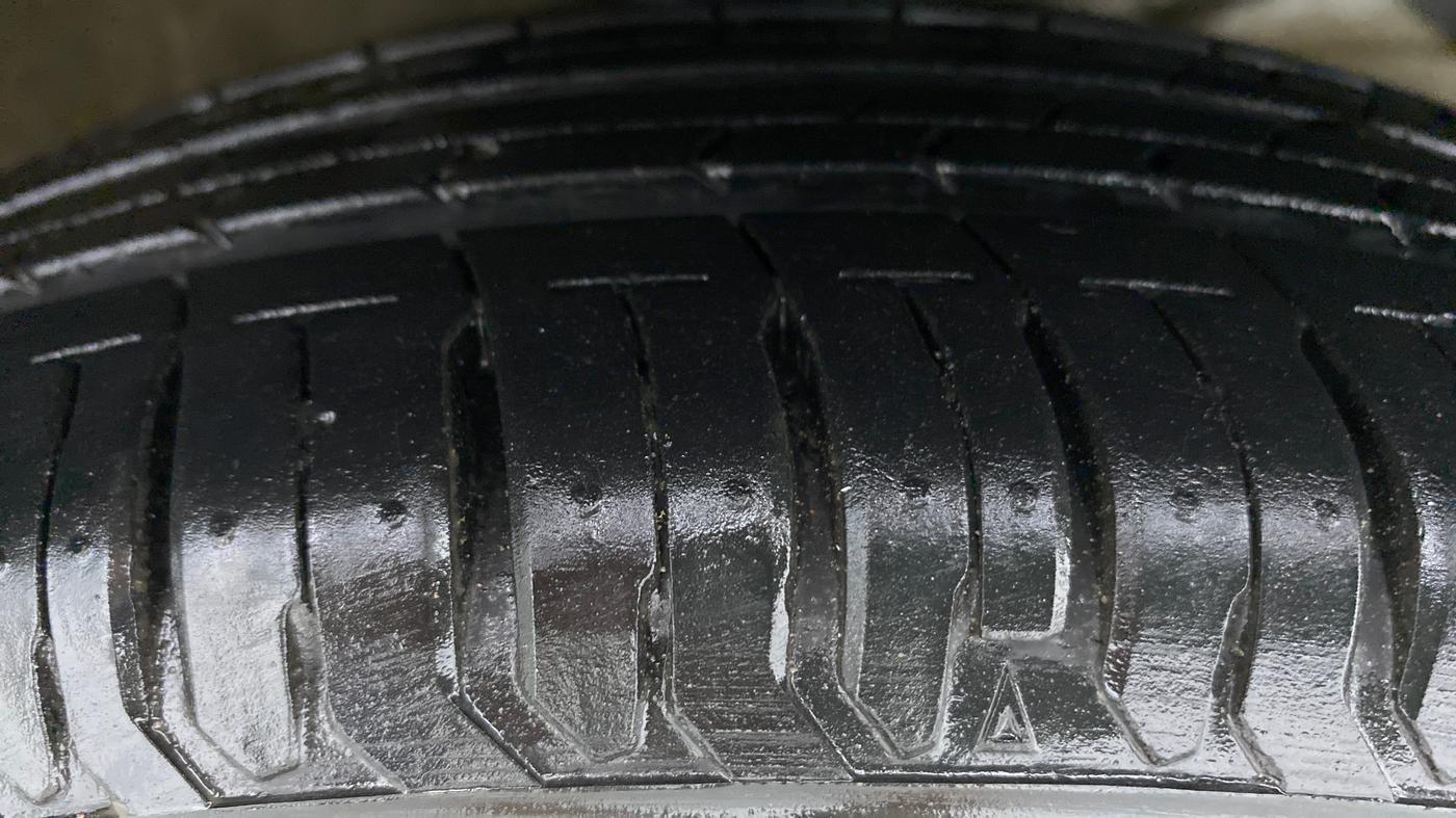 2019 Maruti Dzire VXI, Petrol, Manual, 8,206 km, Right Front Tyre Tread