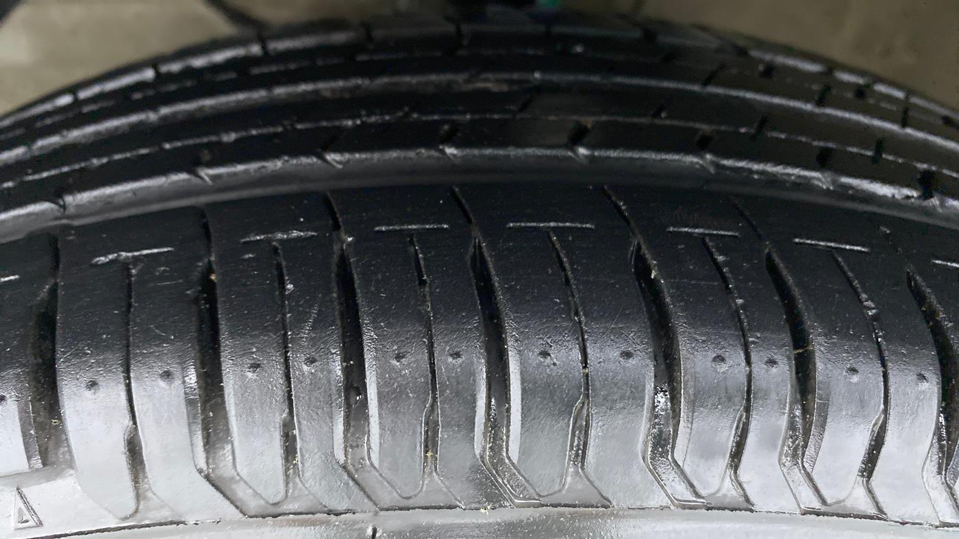 2019 Maruti Dzire VXI, Petrol, Manual, 8,206 km, Left Front Tyre Tread
