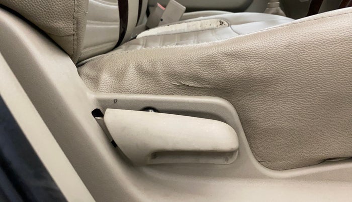 2015 Maruti Ertiga VXI CNG, CNG, Manual, 1,34,238 km, Driver Side Adjustment Panel