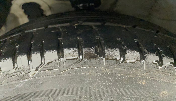 2013 Hyundai Verna FLUIDIC 1.6 VTVT SX OPT, Petrol, Manual, 35,474 km, Left Front Tyre Tread