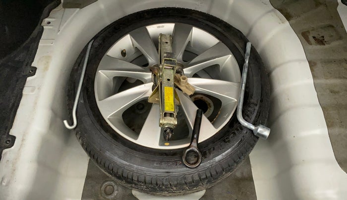 2013 Hyundai Verna FLUIDIC 1.6 VTVT SX OPT, Petrol, Manual, 35,474 km, Spare Tyre