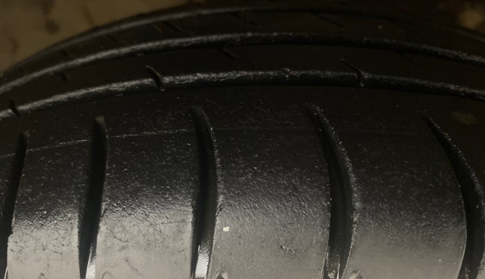 2016 Hyundai Grand i10 ASTA (O) AT 1.2 KAPPA VTVT, Petrol, Automatic, 90,912 km, Right Front Tyre Tread