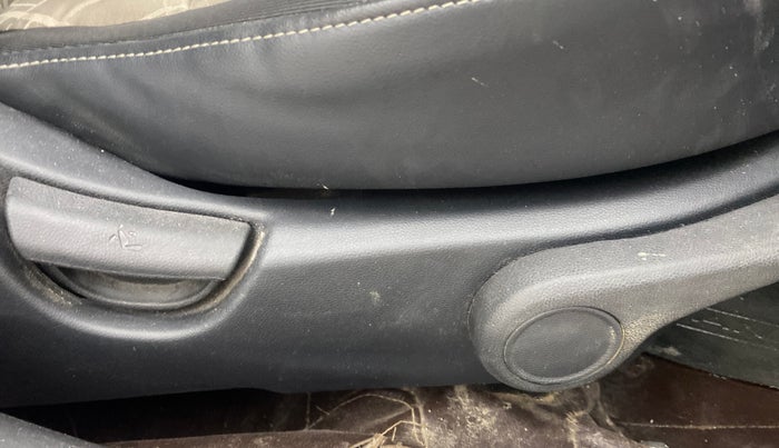 2016 Hyundai Grand i10 ASTA (O) AT 1.2 KAPPA VTVT, Petrol, Automatic, 90,912 km, Driver Side Adjustment Panel