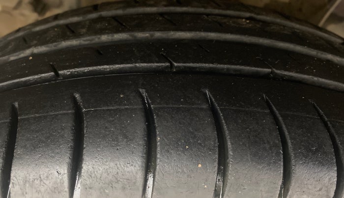 2016 Hyundai Grand i10 ASTA (O) AT 1.2 KAPPA VTVT, Petrol, Automatic, 90,912 km, Right Rear Tyre Tread