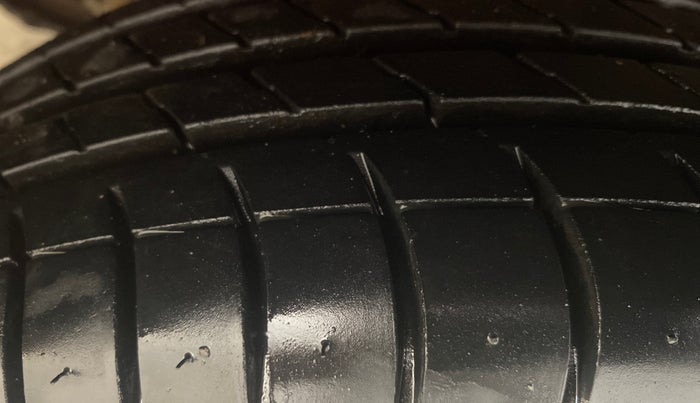 2016 Hyundai Grand i10 ASTA (O) AT 1.2 KAPPA VTVT, Petrol, Automatic, 90,912 km, Left Front Tyre Tread