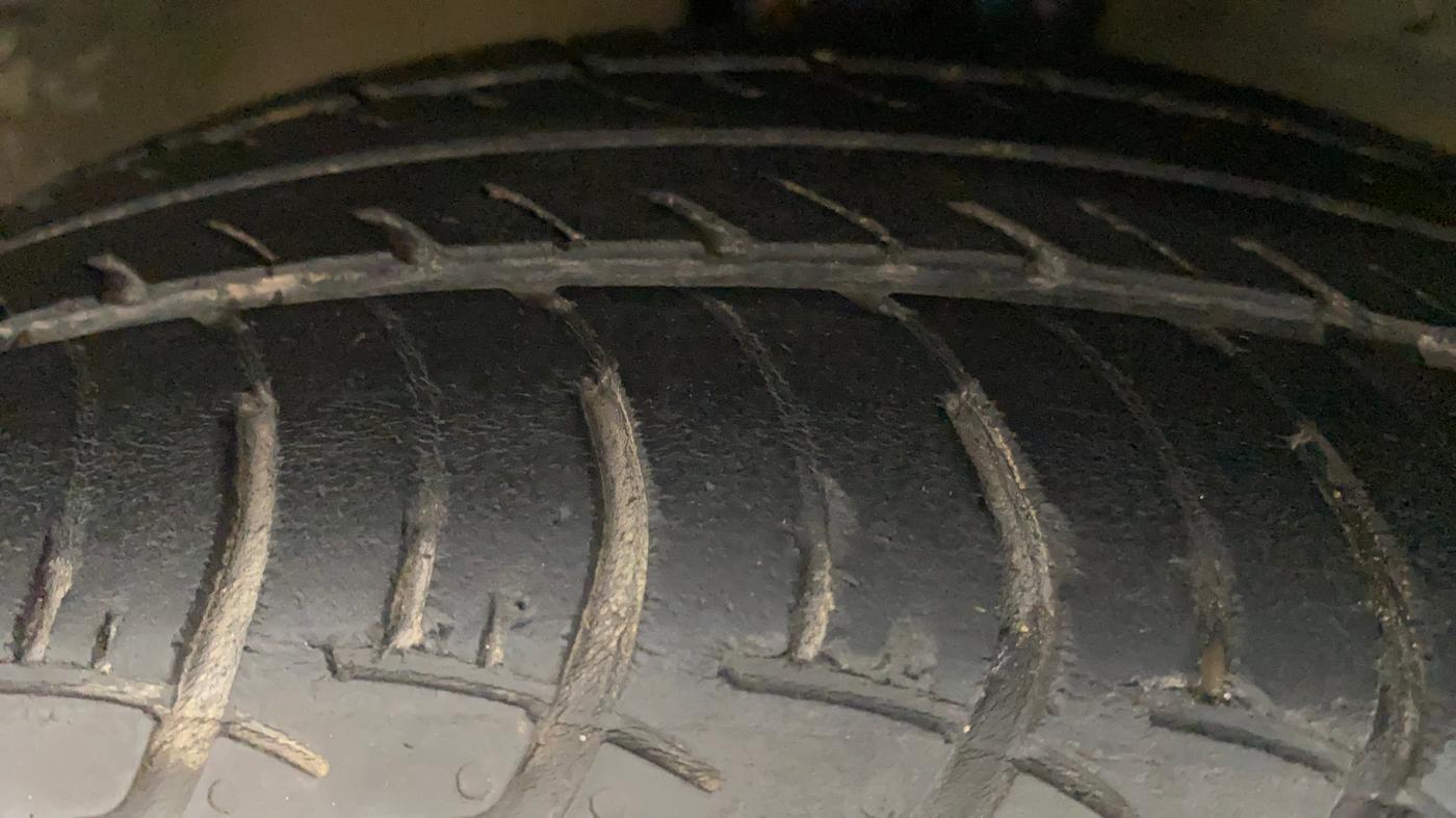 2015 Maruti Celerio VXI AMT, Petrol, Automatic, 72,402 km, Right Front Tyre Tread