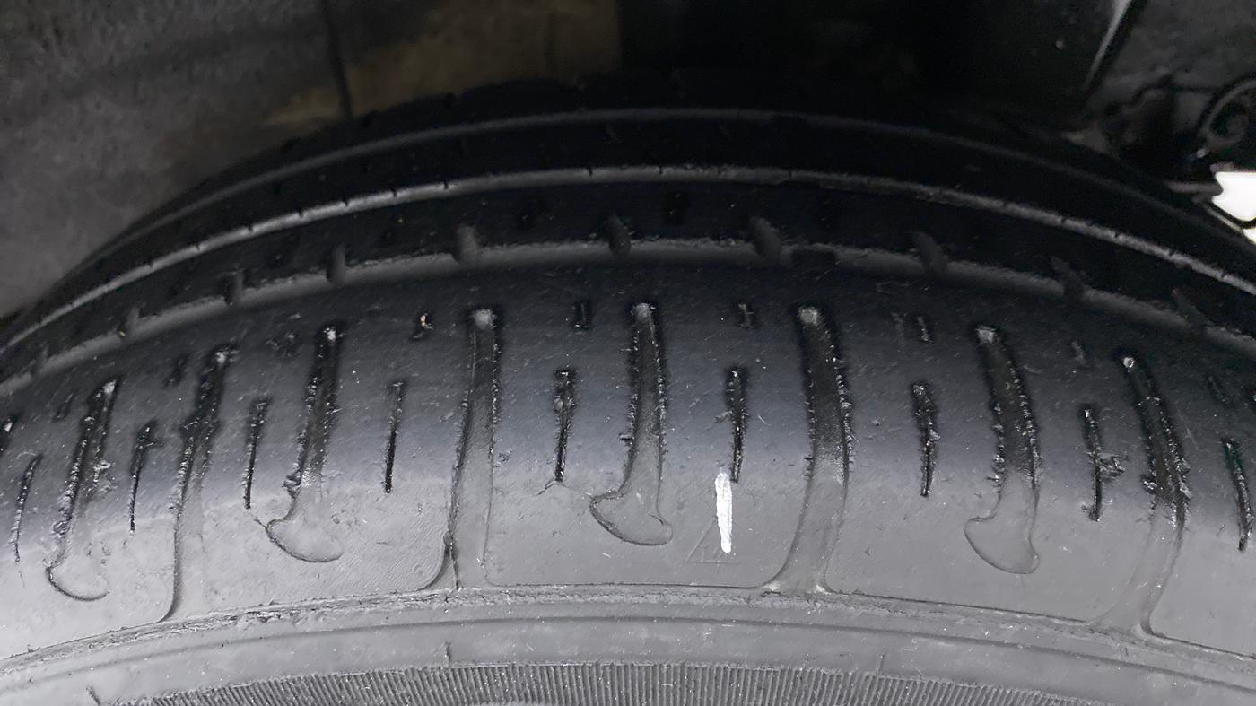 2019 Hyundai Grand i10 SPORTZ 1.2 KAPPA VTVT, Petrol, Manual, 25,012 km, Left Rear Tyre Tread