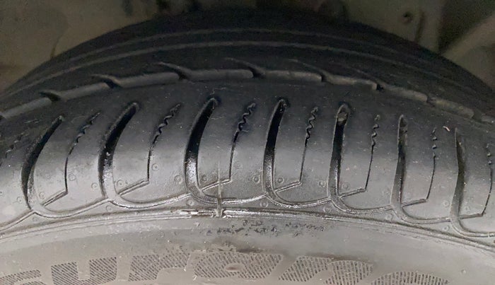 2015 Ford Ecosport TITANIUM 1.5L PETROL AT, Petrol, Automatic, 86,975 km, Right Front Tyre Tread