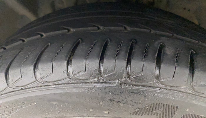 2015 Ford Ecosport TITANIUM 1.5L PETROL AT, Petrol, Automatic, 86,975 km, Left Front Tyre Tread