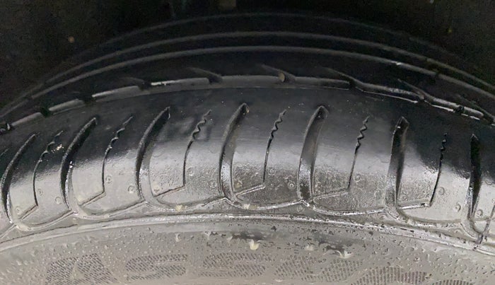 2015 Ford Ecosport TITANIUM 1.5L PETROL AT, Petrol, Automatic, 86,975 km, Right Rear Tyre Tread