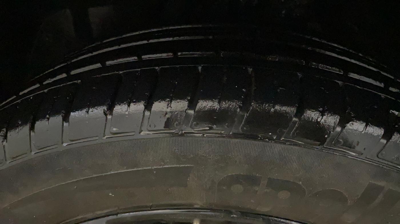2020 MG HECTOR SHARP 1.5 DCT PETROL, Petrol, Automatic, 41,721 km, Left Front Tyre Tread