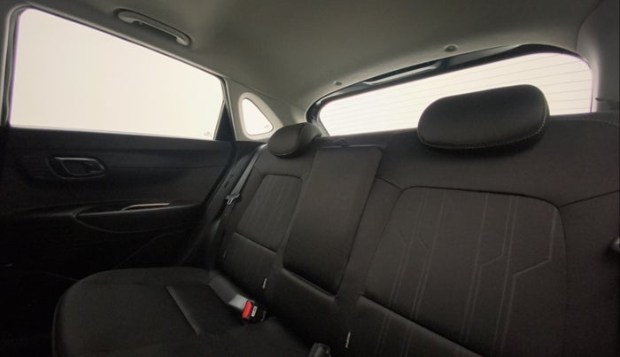 2022 Hyundai NEW I20 ASTA (O) 1.2 AT, Petrol, Automatic, 12,292 km, Right Side Rear Door Cabin