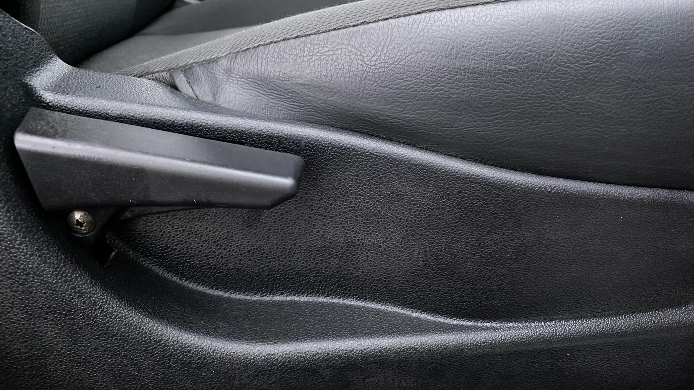 2019 Tata Tiago XT 1.2 REVOTRON, Petrol, Manual, 34,873 km, Driver Side Adjustment Panel