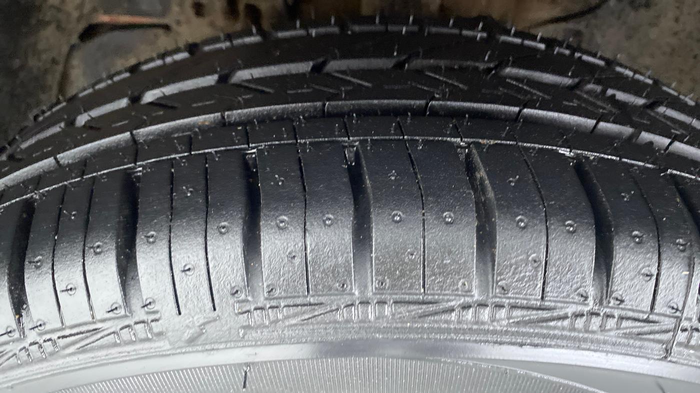 2019 Tata Tiago XT 1.2 REVOTRON, Petrol, Manual, 34,873 km, Left Front Tyre Tread