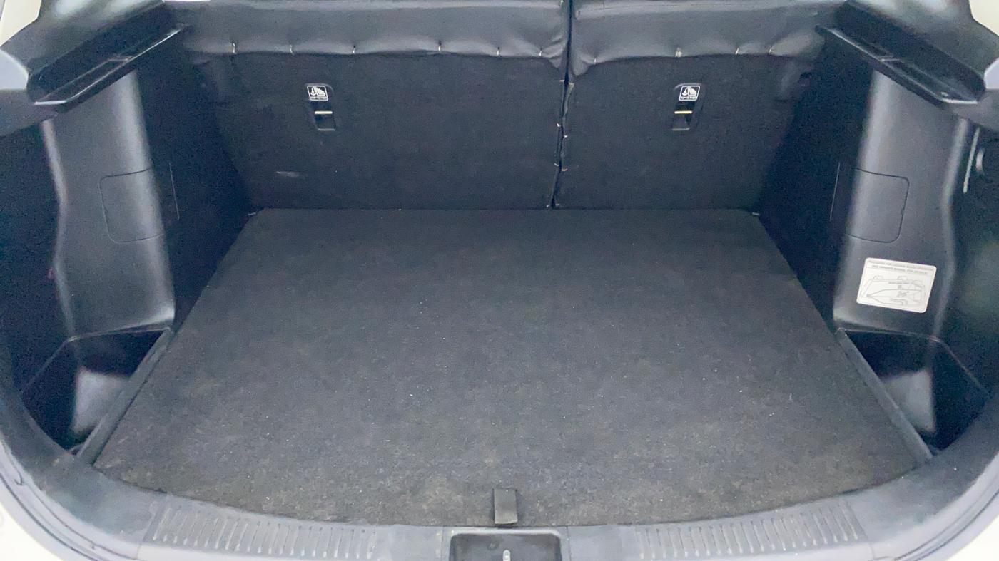 2017 Maruti S Cross SIGMA 1.3, Diesel, Manual, 86,702 km, Boot Inside