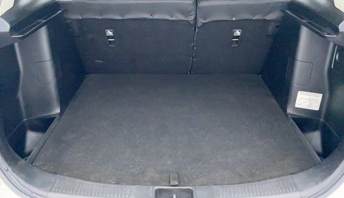 2017 Maruti S Cross SIGMA 1.3, Diesel, Manual, 86,702 km, Boot Inside