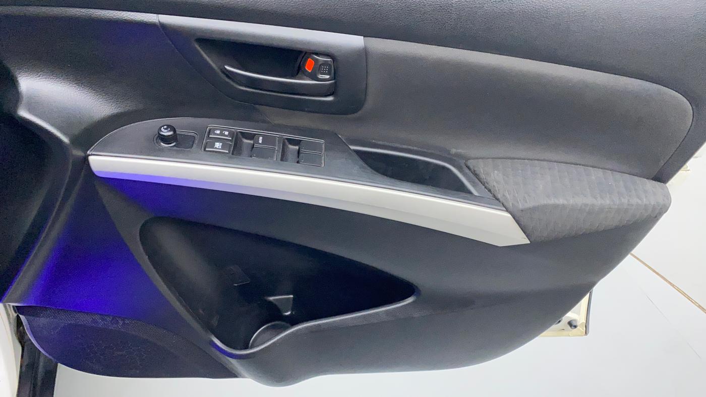 2017 Maruti S Cross SIGMA 1.3, Diesel, Manual, 86,702 km, Driver Side Door Panels Control