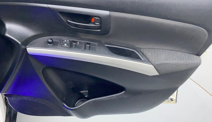 2017 Maruti S Cross SIGMA 1.3, Diesel, Manual, 86,702 km, Driver Side Door Panels Control