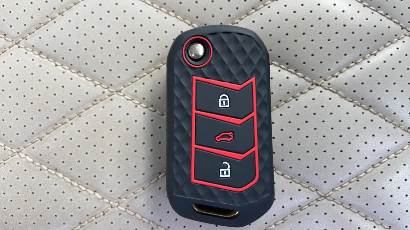 2021 Mahindra XUV700 AX 3 P AT 5 STR, Petrol, Automatic, 50,006 km, Key Close Up
