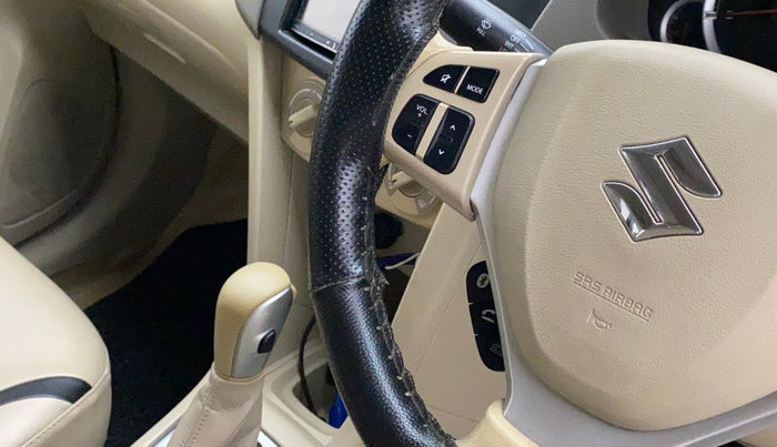 2016 Maruti Ertiga VXI AT, Petrol, Automatic, 65,408 km, Steering wheel - Phone control not functional