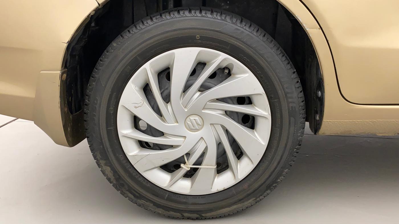 2016 Maruti Ertiga VXI AT, Petrol, Automatic, 65,408 km, Right Rear Wheel