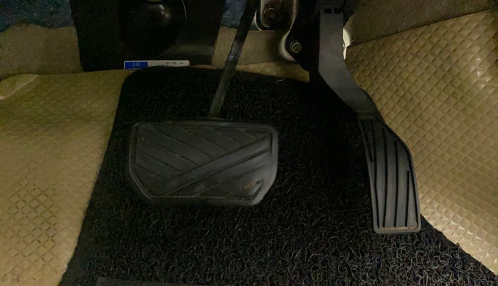 2016 Maruti Ertiga VXI AT, Petrol, Automatic, 65,408 km, Pedals