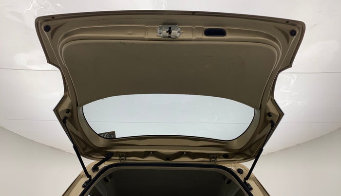 2016 Maruti Ertiga VXI AT, Petrol, Automatic, 65,408 km, Boot Door Open