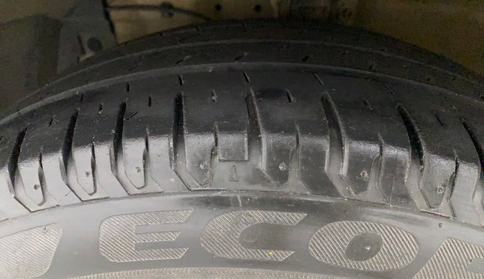 2016 Maruti Ertiga VXI AT, Petrol, Automatic, 65,408 km, Left Front Tyre Tread
