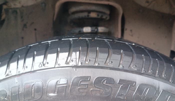2013 Mahindra Quanto C4, Diesel, Manual, 73,926 km, Right Front Tyre Tread