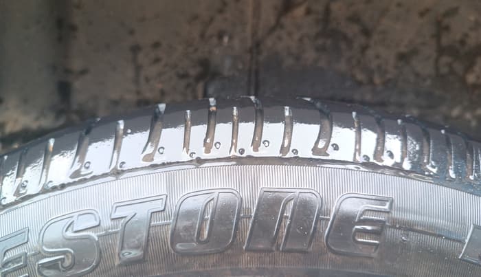 2013 Mahindra Quanto C4, Diesel, Manual, 73,926 km, Right Rear Tyre Tread