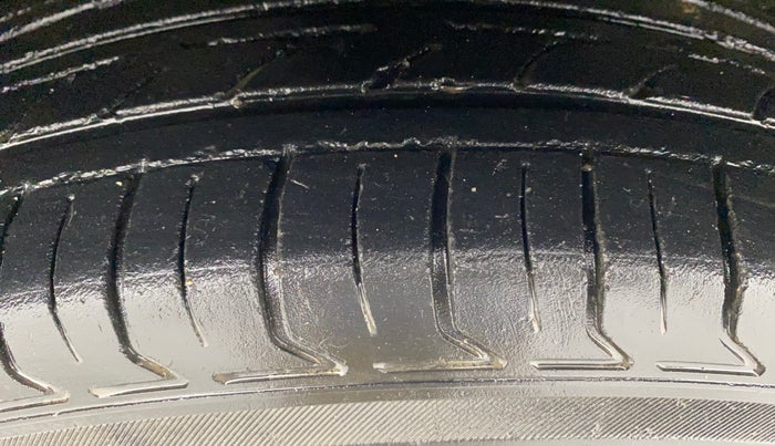 2017 Hyundai Creta SX PLUS 1.6 PETROL, Petrol, Manual, 1,17,889 km, Left Front Tyre Tread