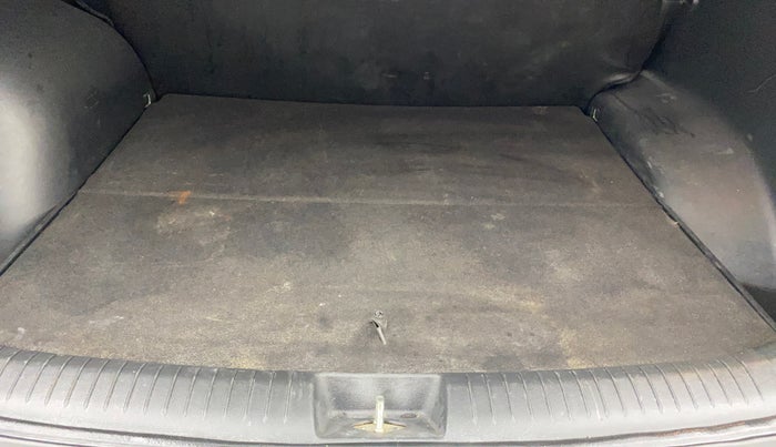 2017 Hyundai Creta SX PLUS 1.6 PETROL, Petrol, Manual, 1,17,889 km, Boot Inside